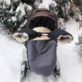 Zima nám letos nic neodpustí ❄️ A právě proto jsou tu dva nejoblíbenější zimní pomocníci od Kaarsgaren: 🧤 Nepromokavé...